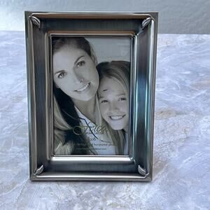 Fetco Shiny Ashby Pewter Picture Frame 4x6 in Silver Free Standing Home Decor